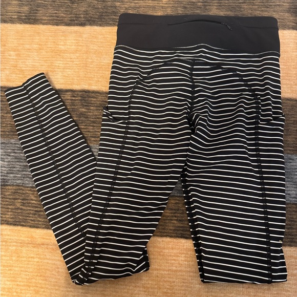 Lululemon Athletica Black and White Striped Leggings Run Stripe II rare - Picture 3 of 3
